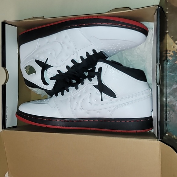 2012. Air Jordan 1 retro '97. Men's size 13. 9/10 condition. W/OG box. - Picture 2 of 16